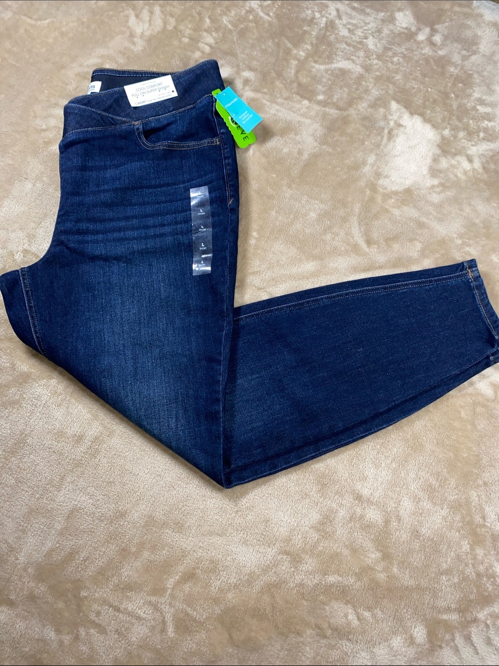 Maurices Dark Indigo Skinny Jeans size Large short